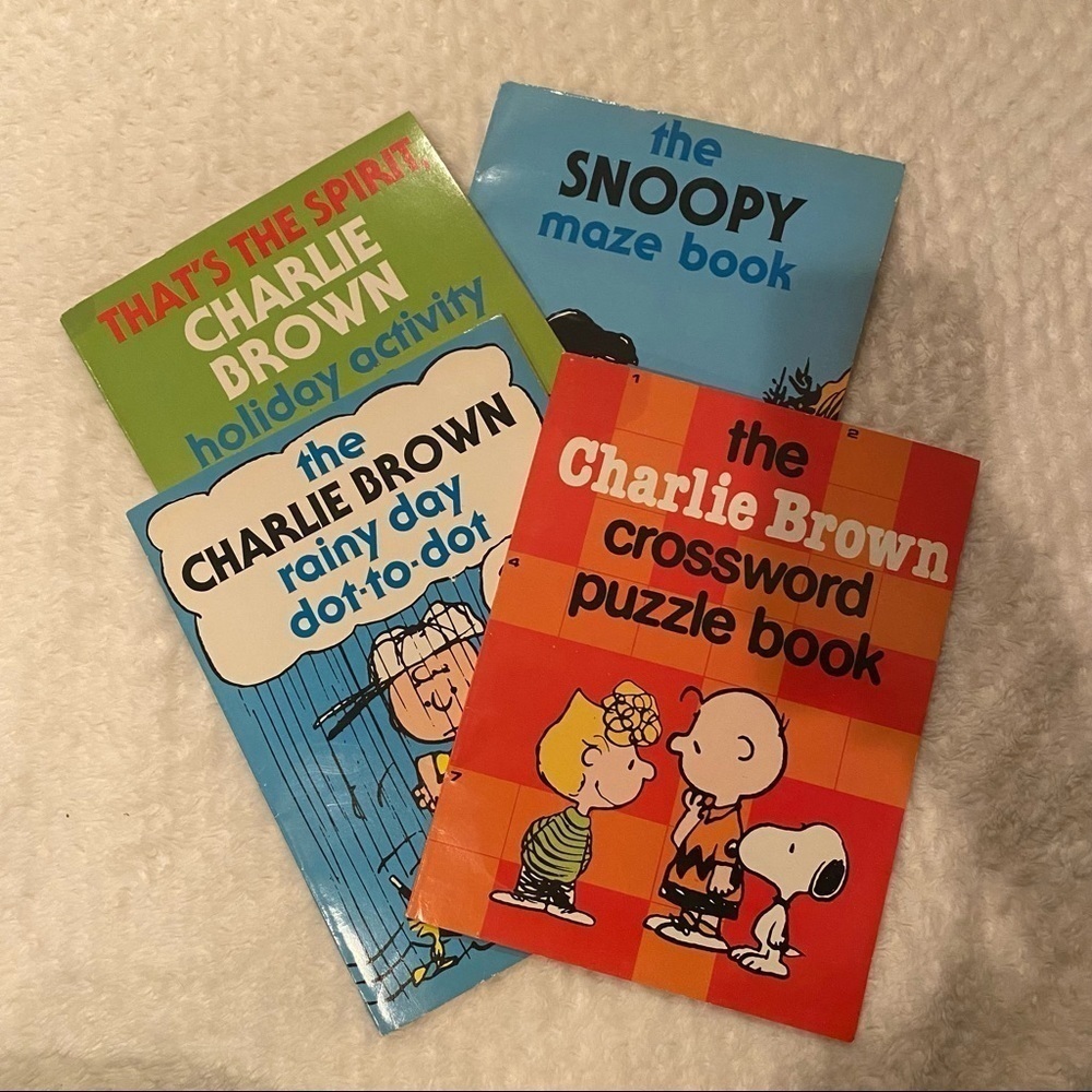 CHARLIE brown peanuts set of color books
